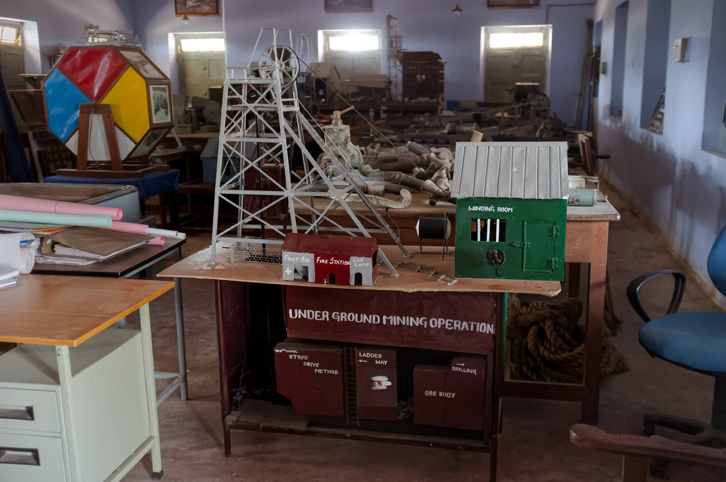 Roee Cohen. School of Mines model warehouse. 2019